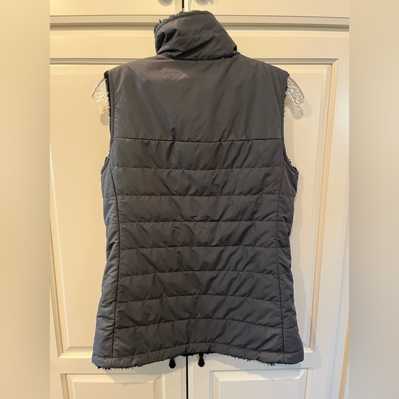 The North Face Reversible Vest - Picture 2 of 9